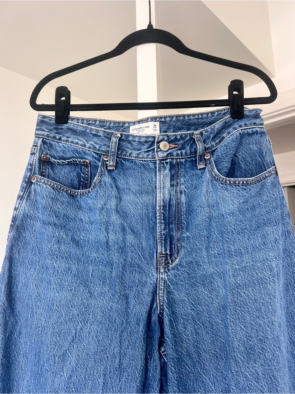 Abercrombie & Fitch Curve Love High Rise Wide Leg Jean Dark Wash Size 30S - Picture 4 of 8